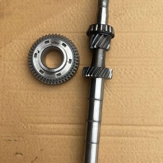 Ford Courier 6 İleri Prizdirek Mili Ve 2.Vites Dişli