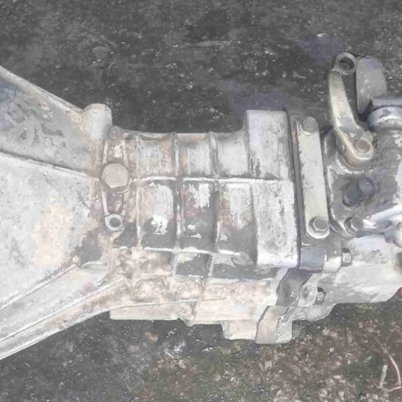 İsuzu Wfr 2.4 Komple Şanzıman Çıkma İsuzu Wfr 2.4 Komple Şanzıman Çıkma